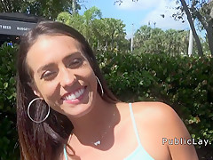 Phat ass white girl bangs outdoor for money