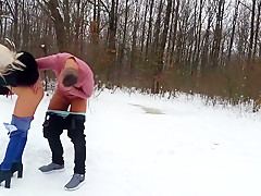 Girlfriend fucked outdoors in the show