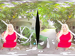 MilfVR - Prowling Cougar