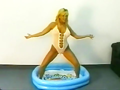 Gorgeous jill kelly pissing