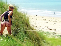 Handjob bin at the beach