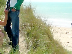 Handjob bin at the beach