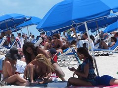 Latin Babe on South Beach Wow