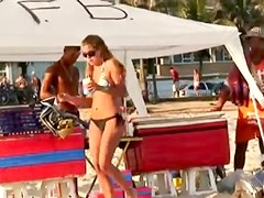 Great butt at the beach