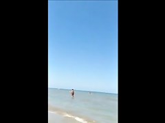 Following a pawg on the beach