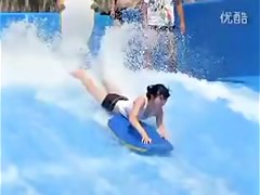 Seducing body of the cute flowrider peeked by beach hunter