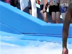 Seducing body of the cute flowrider peeked by beach hunter
