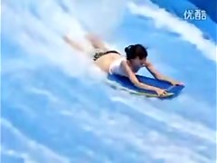 Seducing body of the cute flowrider peeked by beach hunter