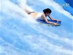 Seducing body of the cute flowrider peeked by beach hunter