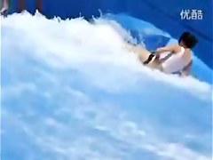Seducing body of the cute flowrider peeked by beach hunter