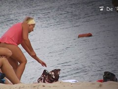 Beach nudist girls show hot asses and great naked boobs