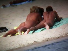 Aluring beach video of nudists enjoying the warm sun