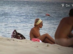 Amateur chicks give bodies to sun and to voyeur camera