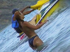 Spycam on beach records amateurs topless and also nude