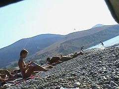 Hot amateur video of some sexy babes on the beach