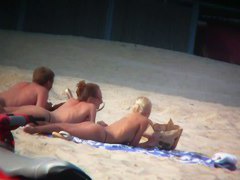 Thrilling nude beach spy cam video