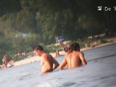 Naked bodies, naked boobs and pussy in this nude beach video