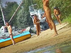 An excellent spy cam nude beach voyeur video