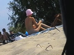 I voyeur the sweet body of the amateur nudist girl