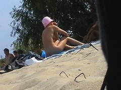 I voyeur the sweet body of the amateur nudist girl