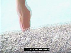 Tall babes with trimmed sissies and small boobs are swimming