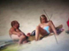 Everybody love to be naked on the beach especially girls