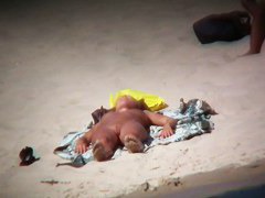 Everybody love to be naked on the beach especially girls