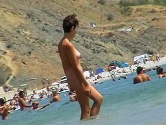 Amateur video of some babes on the beach