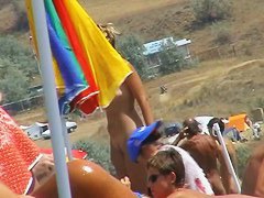 Amateur video of some babes on the beach