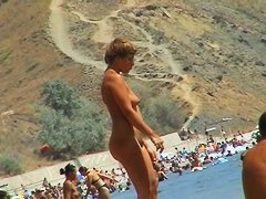 Amateur video of some babes on the beach