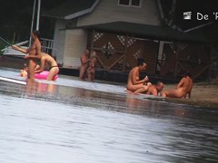 Thrilling beach voyeur scenes of sexy naked people