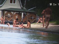 Thrilling beach voyeur scenes of sexy naked people