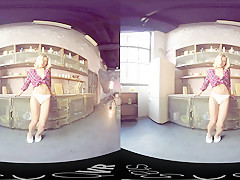 Blonde Strips For Breakfast