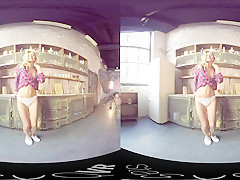 Blonde Strips For Breakfast