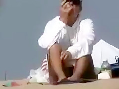 Nude beach - lot's of pussies on show