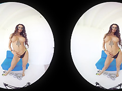 Vacationing Hottie Ends Up Naked