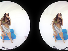 Vacationing Hottie Ends Up Naked