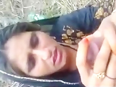 Desi village randi sucking cock blowjob outdoor in khet