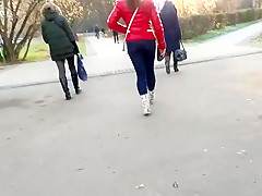 Nice ass in the park