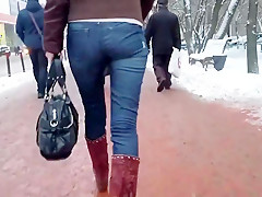 Ass in blue jeans go to the office