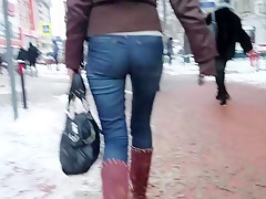 Ass in blue jeans go to the office