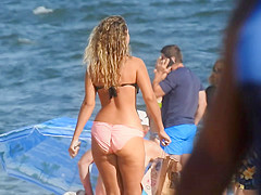 Butt spotting at the beach