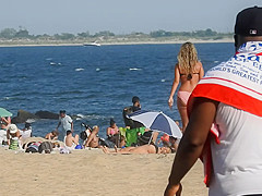 Butt spotting at the beach