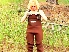 Busty Country Mature Blow Outdoor