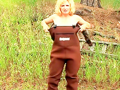 Busty Country Mature Blow Outdoor