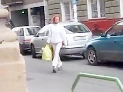 Pisseuses  in public - 3 of 4