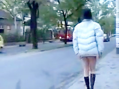 Pisseuses  in public - 3 of 4