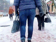 MILF's ass in winter