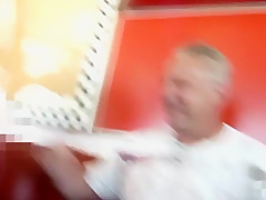 Pisse-Drink und Pommes mit Sacksosse bei Burger King!