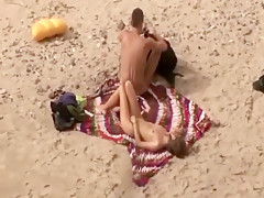 An Amateur Hardcore Fuck At The Beach